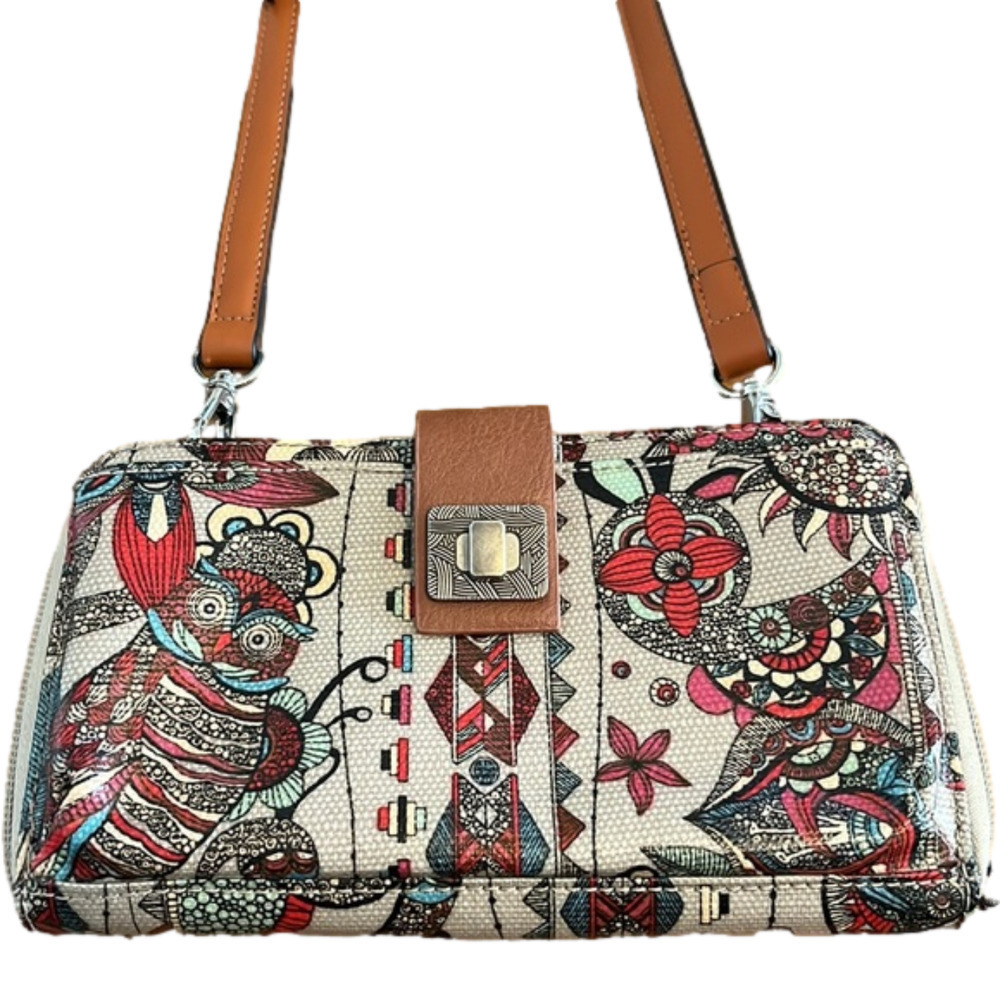 Sakroots wallet and purse. Multiple credit card slots
